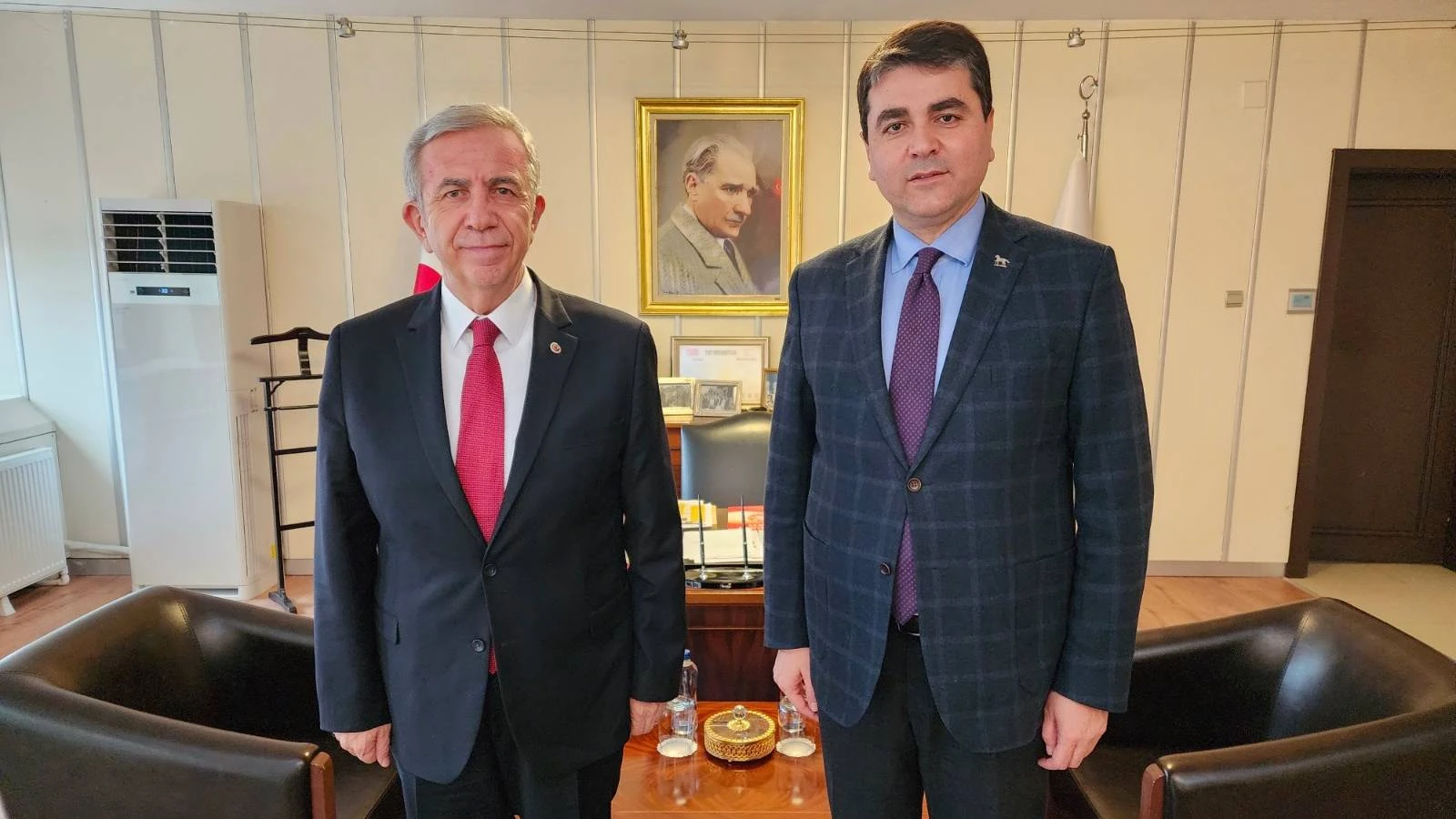 Mansur Yavaş'tan Gültekin Uysal'a ziyaret: Gündem yerel seçim